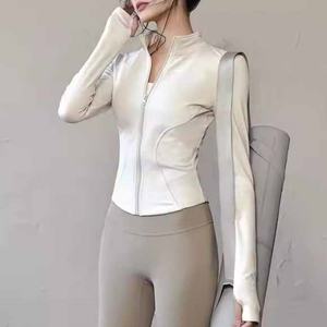 Chaqueta de Mujer al por Mayor con Color y Logotipo Personalizados, Chaqueta de Mujer de Manga Larga con Cremallera para Exteriores, de Alta Calidad y Talla Grande - Product Image 4