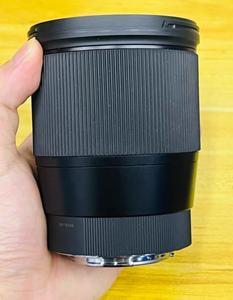 ใช้เลนส์ 16 มม. f/1.4 DC DN Contemporary E — เทียบเท่า 24 มม. เลนส์มุมกว้างแบบ Fast Prime สภาพดีเยี่ยม ใช้งานได้เต็มประสิทธิภาพ! - Product Image 1