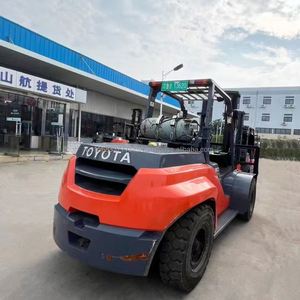 Chariot élévateur manuel Toyota FD80 8 tonnes, moteur diesel, boîte de vitesses TCM Komatsu, composants essentiels, mât à 2 étages, levée 3m, idéal pour la restauration - Product Image 5