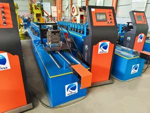 Machine de profilage à froid pour profilés LGSF en acier galvanisé, machine de fabrication de profilés omega, machine de formage à froid pour profilés de plafond (hat channel) - Product Image 2