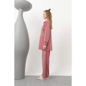 Ensemble deux pièces pour femme Loreen avec détails de couture rose et poches - Ensemble élégant et fonctionnel pour tous les jours - Product Image 2