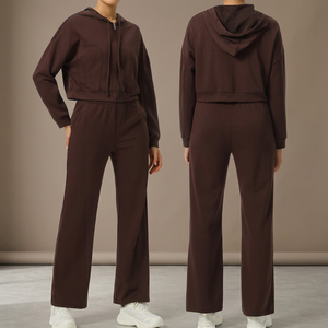 Ensemble de survêtement court personnalisé pour femme, sweat à capuche zippé 180 g/m² et pantalon de jogging, col imprimé, respirant et écologique - Product Image 3