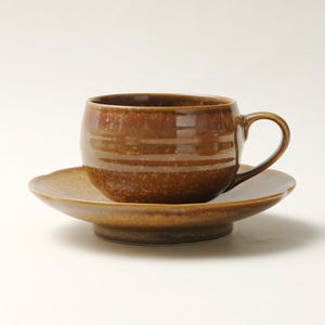 Juego de taza y platillo de cerámica para café, diseño retro ámbar con asa, para el té de la tarde - Product Image 1