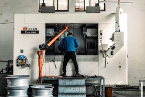 Nouvelle jante en alliage d'aluminium de style vintage 15 pouces, finition peinte argentée, revêtement antirouille pour voitures classiques - Fabriquée sur mesure, marque ZT - Product Image 3