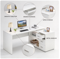 Bureau d'ordinateur moderne en forme de L blanc avec tiroirs de rangement et étagères ouvertes, poste de travail d'angle pour bureau à domicile ou étude