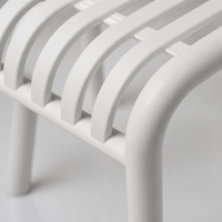Chaise de salle à manger contemporaine en plastique blanc, chaise moulée en PP avec dossier à lattes côtelées pour la maison, la cuisine, la villa, la salle à manger, l'entrepôt, l'hôtel