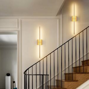 Applique murale à piles avec télécommande, intensité réglable, 360° ° Applique murale LED rotative noir mat/doré - Product Image 5