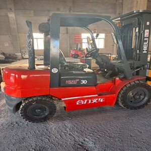 Montacargas Usado de 3T con Desplazador Lateral Hidráulico, Motor Caterpillar, Neumáticos Sólidos, Mástil de Dos Etapas, Diésel, para Construcción - Product Image 2