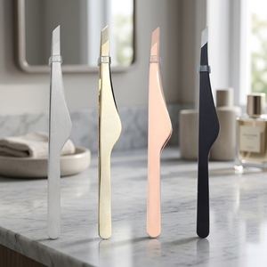 Pince à épiler professionnelle de précision en acier inoxydable pour cils, à pointe inclinée, durable, écologique et légère, pour sourcils - Product Image 3