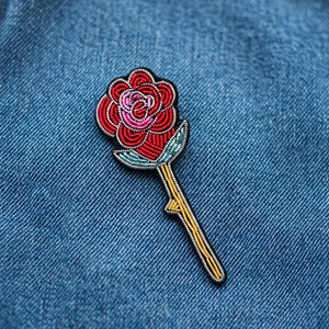 INSIGNIA BORDADA EN SEDA DISEÑO DE FLORES - Product Image 2