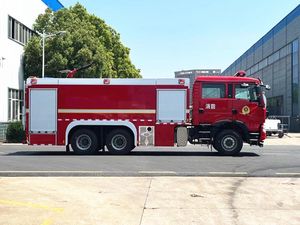 <span class=keywords><strong>Camion</strong></span> de pompiers 12000L HOWO avec équipement de lutte contre l'incendie, klaxon, pompe, lance, filtre, collecteur, tuyau, buse, clé fournie - Product Image 5