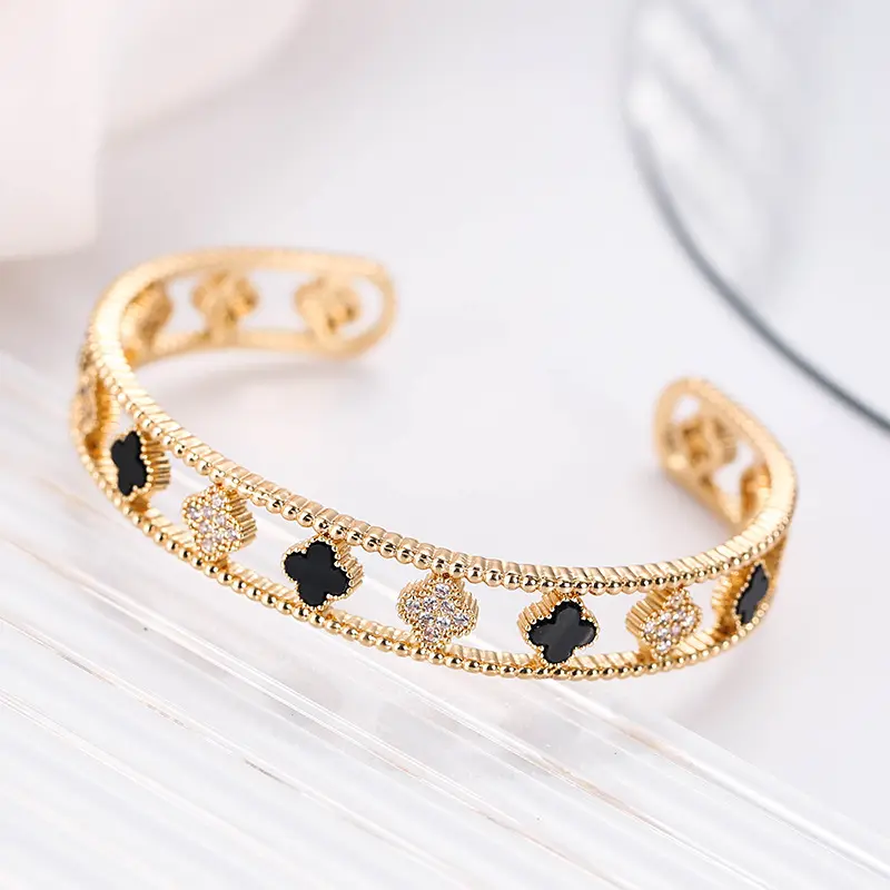 Fashion Clover Jewelry Elegant 18K Gold Bracelets Gift Bangles Womens Korea Style Designed Clover Bangles Jewellery