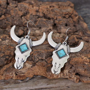 Orecchini pendenti da donna con testa di mucca e pietra blu, gioielli alla moda in stile western - Product Image 2