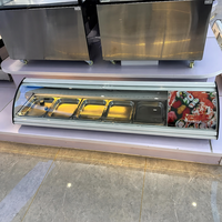 NOUVEAU Réfrigérateur de présentation de sushis monotempérature avec façade incurvée, comptoir, contrôle numérique LED et éclairage intégré