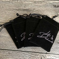 Impression de logo personnalisée, couleur personnalisée, taille personnalisée, MOQ 100 pièces, échantillon gratuit, sac à cordon personnalisé, petit sac cadeau en velours pour bijoux