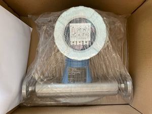 Débitmètre ultrasonique E+H 83F en acier inoxydable pour la mesure précise de l'eau, du gaz, de l'huile, des liquides et de l'air - Product Image 4