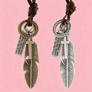 Collana Punk in Lega con Piuma Intrecciata, Ciondolo a Croce e Ala d'Angelo Placcato Bronzo Antico per Uomini e Ragazzi, per Feste - Product Image 2