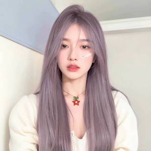 Peluca de Cabello Largo y Liso Gris Púrpura de Marcas Nacionales, 130% de Densidad, Línea de Cabello Natural con Flequillo Lateral DM421 - Product Image 1