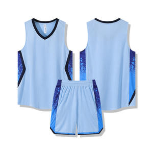 Ensemble de basket-ball en maille respirante légère uniformes personnalisés avec panneaux ventilés pour un style décontracté et un débit d'air maximal - Product Image 6