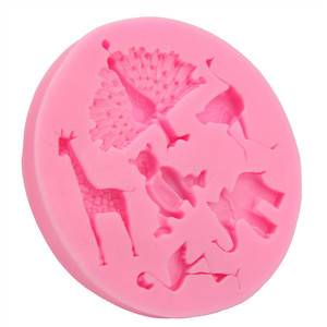 Molde de Silicona para Pastel con Diseño de Animales Tropicales Clásicos y Populares: Pavos Reales, Jirafas, Gorilas, Avestruces, Flamencos y Elefantes - Product Image 4