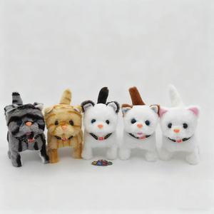 Juguete de Peluche Eléctrico para Niños con Diseño de Flores en el Cuello, Gato de Peluche Realista que Camina, Maulla y Mueve su Cola - Product Image 2