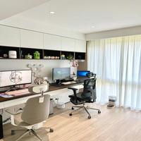 Unité murale de bureau minimaliste de luxe sur mesure avec charnières à amortissement fluide pour villa haut de gamme et bureau privé