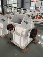 Machine de concasseur à marteaux en acier à haute efficacité optimale pour le concassage moyen et fin du granit de laitier de sol d'argile de pierre