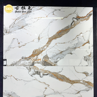 Design de luxe aspect marbre poli travertin or carrelage en porcelaine pour mur sol fond cuisine salle de bain douche escaliers