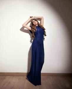 Verano señora Maxi vestidos de graduación mujeres plisado asimétrico Fiesta Vestidos de Noche elegante azul chal delgado vestido largo - Product Image 4