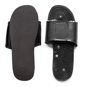 Chaussons de massage électro-stimulants ajustables en EVA pour les pieds – Accessoires de physiothérapie EMS - Product Image 1
