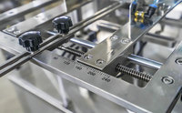 Machine de remplissage et de scellage automatique de sachets préformés RZ8-240E avec commande PLC pour l'emballage de produits alimentaires, chimiques, liquides, poudres et granulés