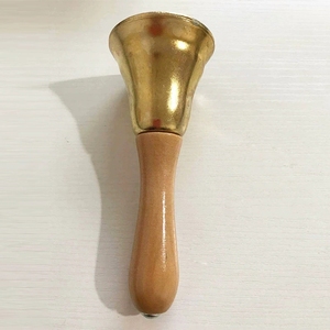 Campana de mano de latón de varios tamaños al por mayor, campana de mano de madera para profesores, para el aula, para dar órdenes y para la educación musical - Product Image 3
