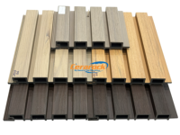Trois quatre cinq trous co-extrusion WPC revêtement mural panneau mural extérieur panneau mural en grain de bois WPC panneau de façade mural pour l'extérieur
