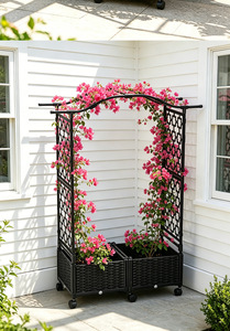 Treillis rectangulaire en plastique noir pour plantes avec base en panier et roulettes pour utilisation en extérieur dans le jardin - Product Image 4