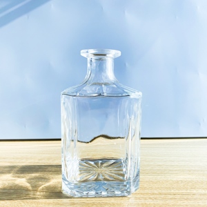 Botellas de cristal con tapón de rosca, botellas de cristal negras para vodka, venta al por mayor - Product Image 1