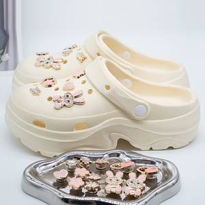 Accessoires de chaussures DIY roses pour sabots de jardin, décorations détachables, motifs lapin, fleur, cœur, pour sandales <span class=keywords><strong>femme</strong></span>, directement de l'usine - Product Image 2