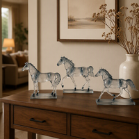 Statue de cheval en résine transparente personnalisée OEM ODM, sculpture animale aspect cristal sur mesure pour décoration de bureau, maison, hall d'hôtel, cadeaux