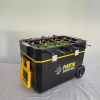 Glacière en plastique HS 60L grande capacité avec jeu de baby-foot intégré, seau à glace et grandes roues pour pique-nique et conservation des aliments