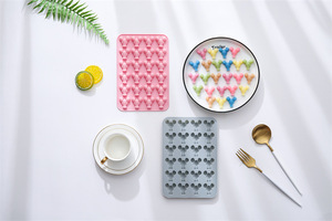 Moldes de Silicona Antiadherentes con Diseño de Langosta, Reutilizables, de Grado Alimenticio, Lindos Moldes Magnéticos de Silicona para Chocolate, Dulces y Hielo - Product Image 5