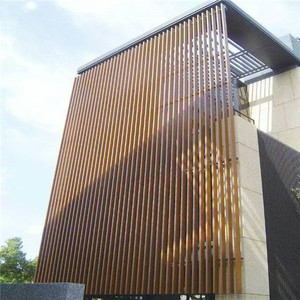 Façade de magasin de centre commercial avec panneaux en aluminium sur mesure pour l'entrée et le revêtement extérieur - Product Image 6