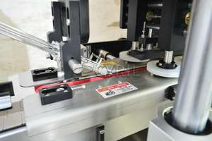 Machine de capsulage automatique verticale rentable, capsulage rapide pour conteneurs, haute précision - Product Image 4