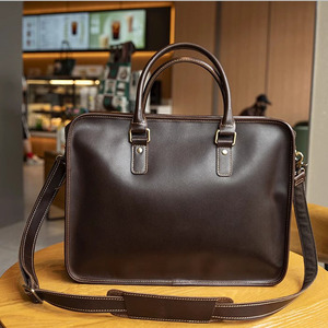 Borsa Ventiquattrore Artigianale in <span class=keywords><strong>Pelle</strong></span> Bovina di Fascia Alta Vintage in Vera <span class=keywords><strong>Pelle</strong></span> per <span class=keywords><strong>Uomo</strong></span> Borsa Porta PC per Pendolari Documenti Ufficiali Computer - Product Image 1