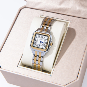 Reloj de Cuarzo para Mujer Scottie 9100, Correa de Acero Inoxidable, Caja Cuadrada, Cierre de Mariposa, Resistente al Agua 3BAR, Oro Amarillo, Números Romanos - Product Image 4