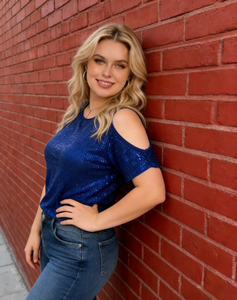 Chemisier de fête décontracté pour femme grande taille, bleu roi uni à sequins, à épaules dénudées, col rond, manches courtes, coupe ample, pour l'été - Product Image 1