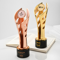 Trophée en métal créatif personnalisé en gros finition or argent cuivre base en cristal noir gravure durable pour les jeux de sport