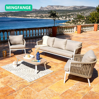 Ensemble Canapé et Table Basse d'Extérieur en Rotin Style Nordique Minimaliste, Durable et Imperméable pour Cour, Villa, Hôtel et Balcon
