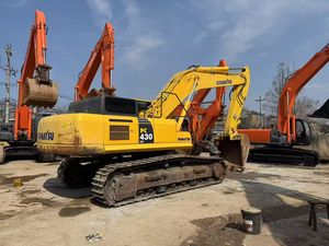 Excavadora de cadenas Komatsu PC430LC-8MO de 43 toneladas, modelo 2022, de segunda mano, con pocas horas de uso, motor y componentes de transmisión en venta. - Product Image 4