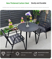 Ensemble table et chaises de salle à manger modernes en acier au carbone pour l'extérieur, avec design durable et imperméable, idéal pour balcon, patio, parc