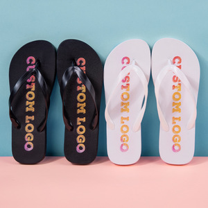 Vente en gros d'usine, nouvelles tongs décontractées pour hommes et femmes, mode plage, tongs <span class=keywords><strong>de</strong></span> <span class=keywords><strong>marque</strong></span> pour intérieur/extérieur, semelle extérieure en PVC personnalisée - Product Image 4