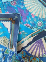 Op maat gemaakte zijden sjaal met retro bloemenprint, 100% moerbeizijde, vierkante sjaal, 65 cm |   Luxe zijden satijnen shawl voor dames, groothandel mode
